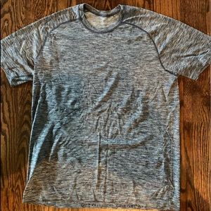Lululemon athletica t-shirt